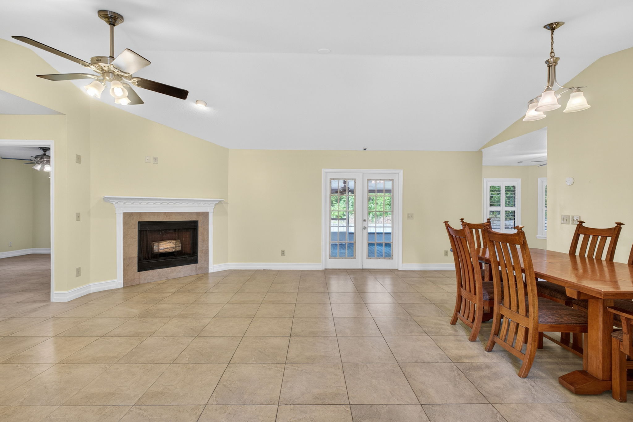 3633 Jericho Dr — frame 2
