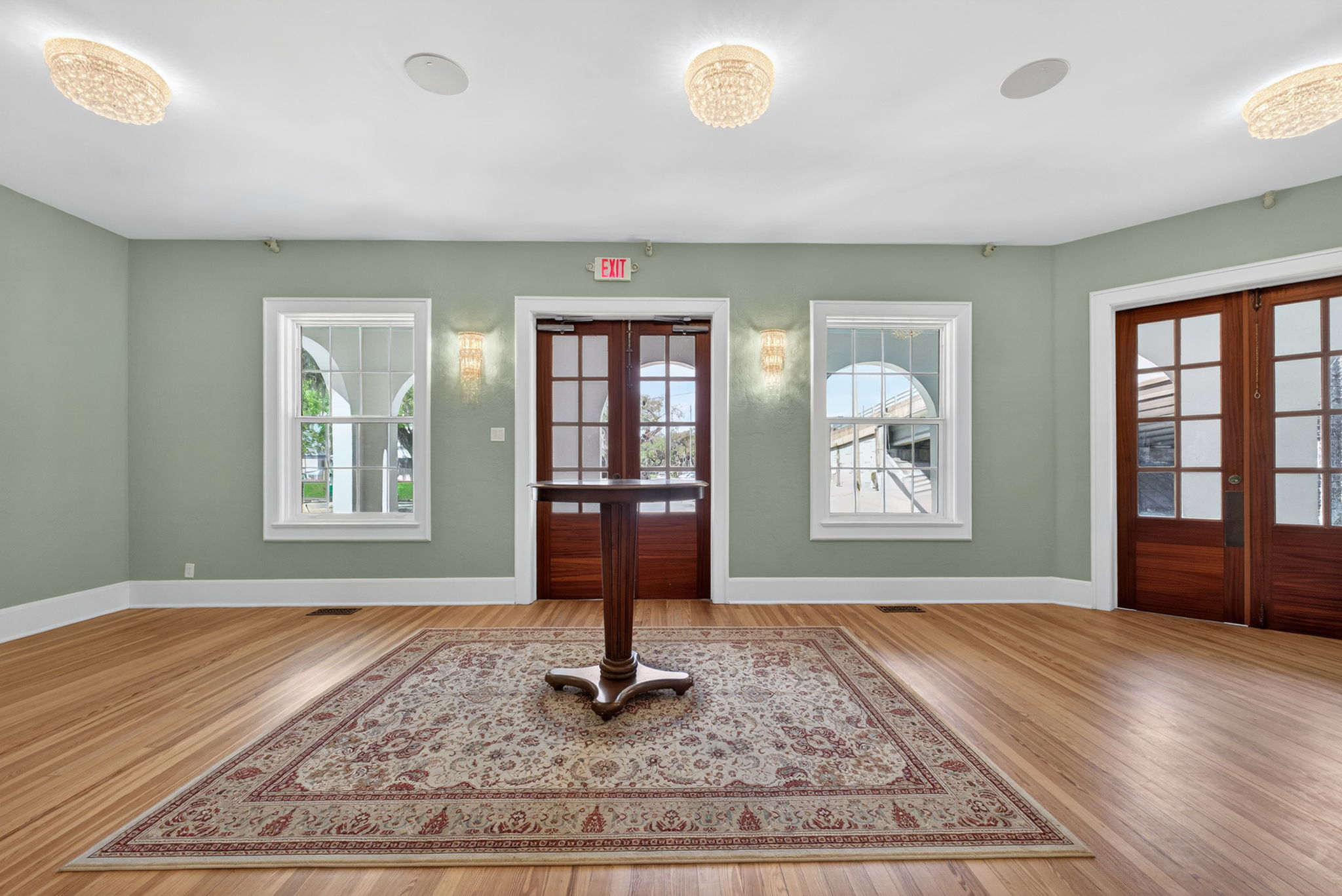 403 Magnolia St — frame 2
