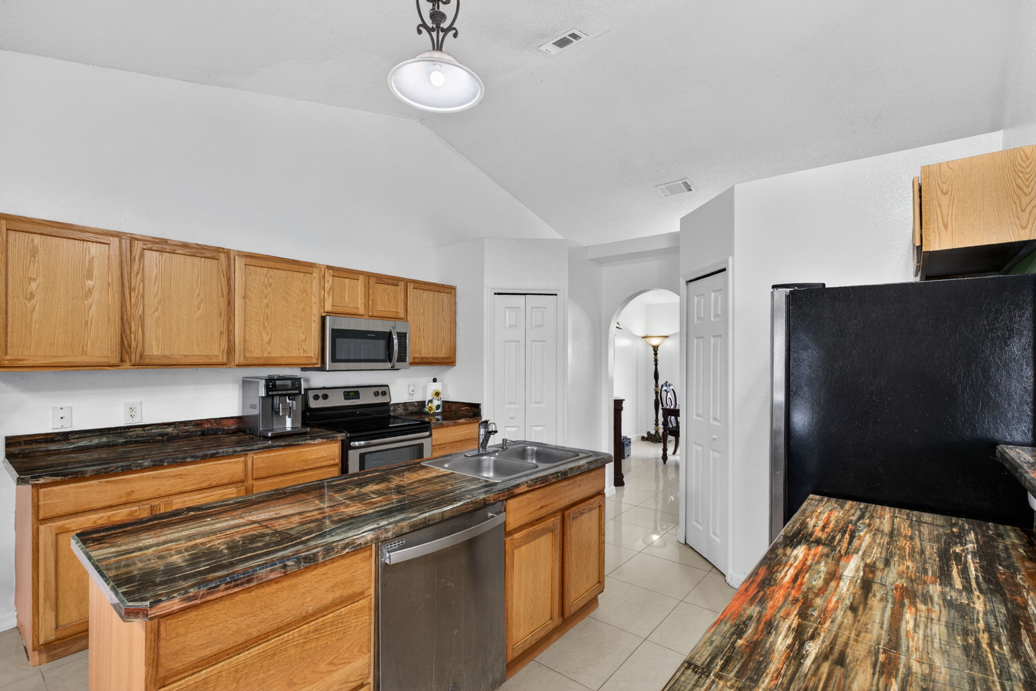 541 Adriel Ave — frame 5